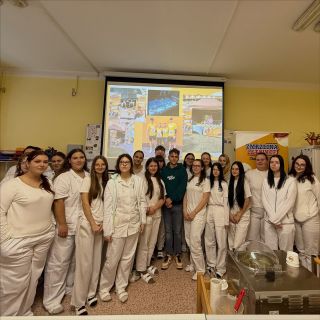 Přednáška o naší Zmrzlinárně z Letovic na @soslitovel 🍨🔥 Kdyby mi někdo na začátku řekl, že budu mít vlastní přednášku o...