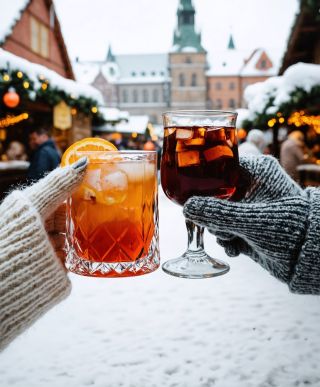 Hot Aperol a Svařák budou! 🍷🍹 K našim adventním nedělím se Zmrzlinou již tradičně patří Tvé oblíbené horké drinky - Hot...